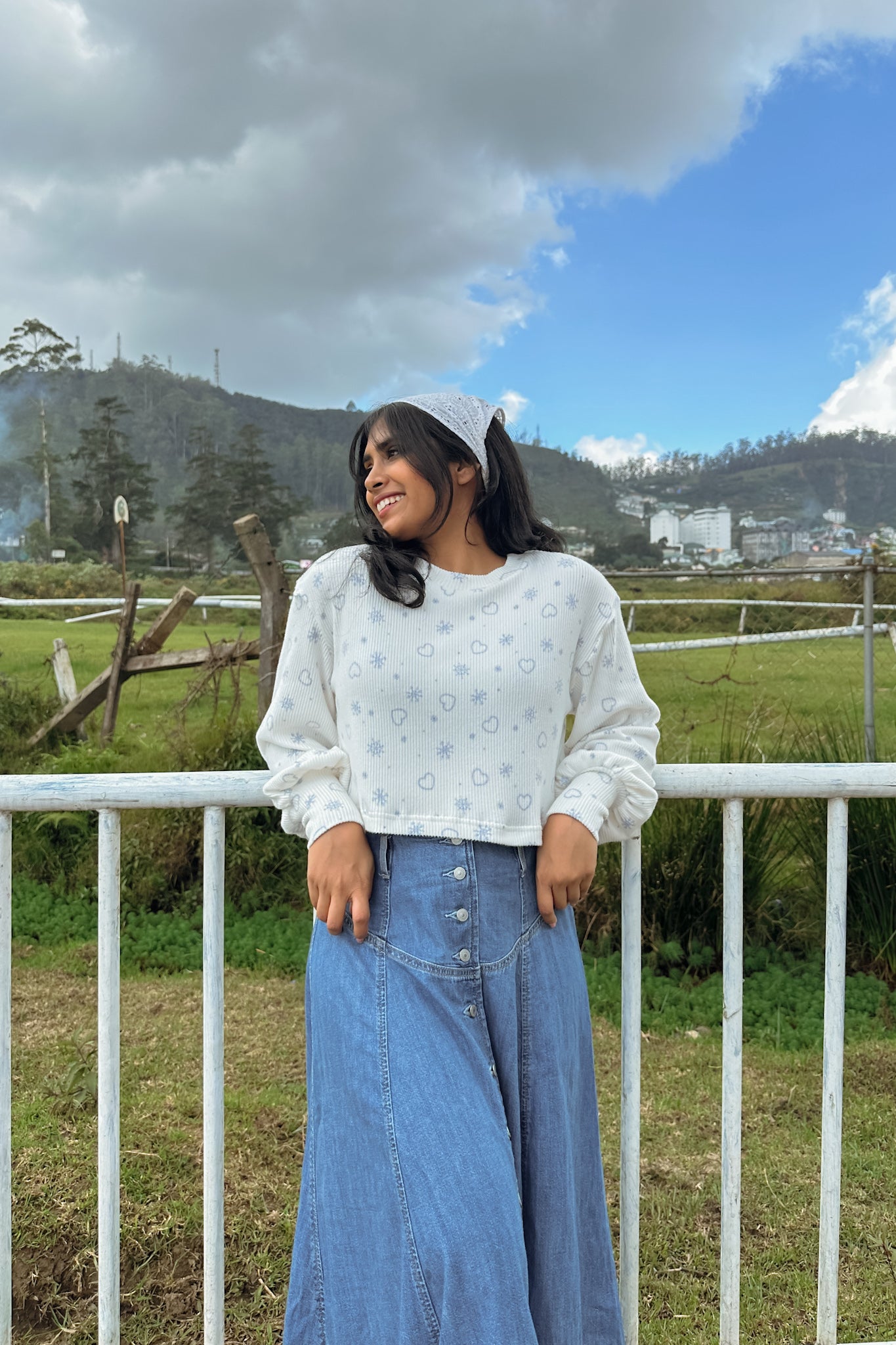 Snowy Day Dream Crop Balloon Sleeve Pullover