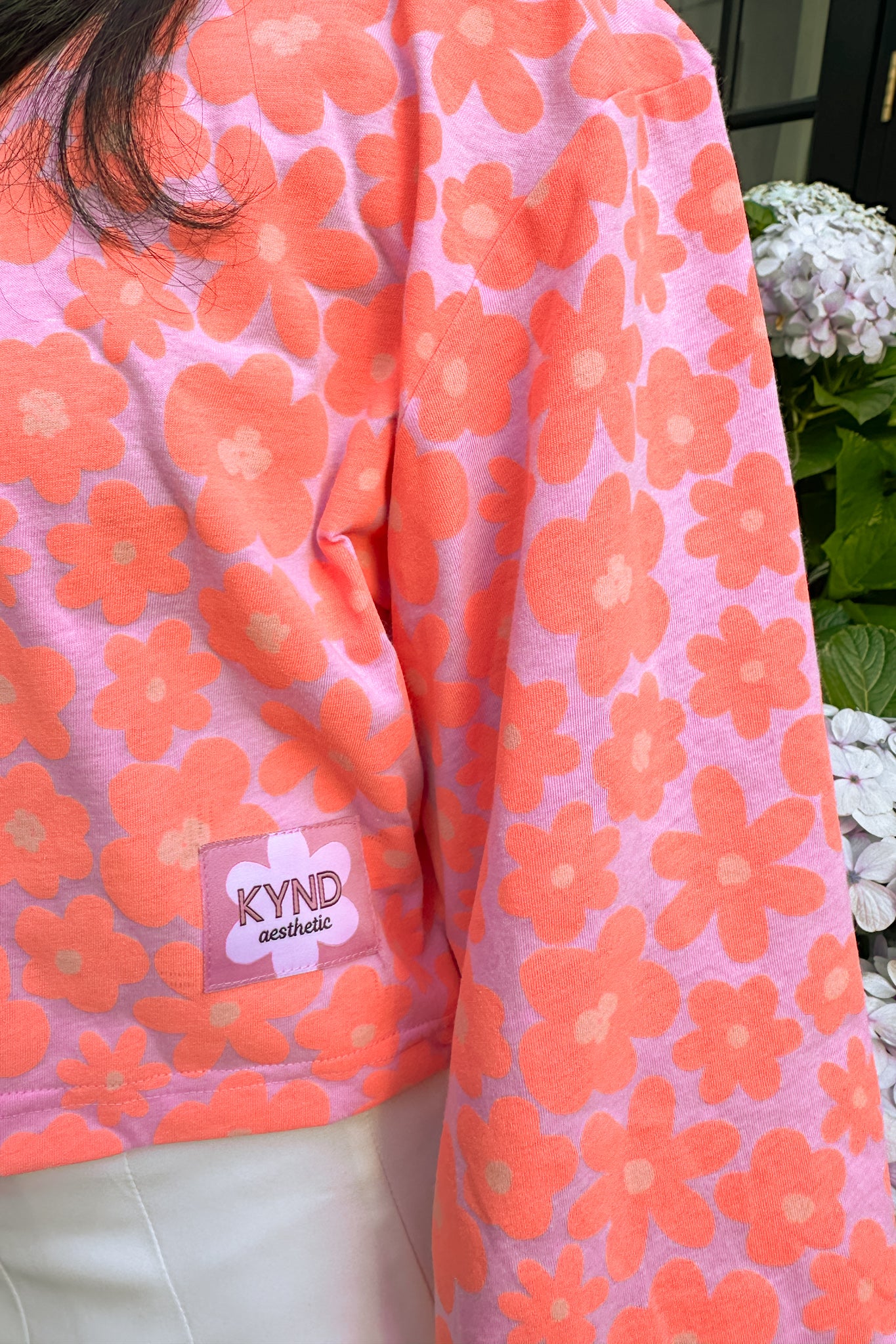 Kynd Bloomie Balloon Sleeve Crop Pullover