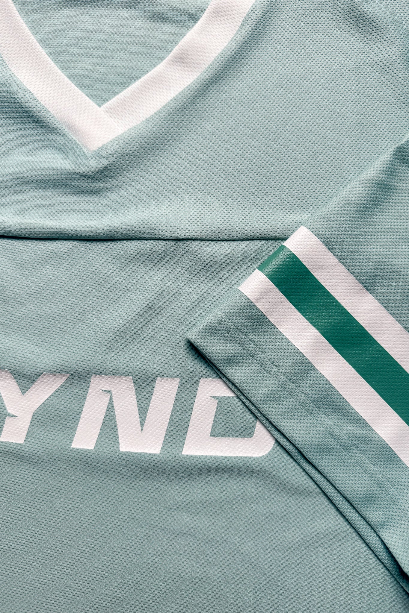 Kynd Play Girl Oversize Crop Jersey Sage Green