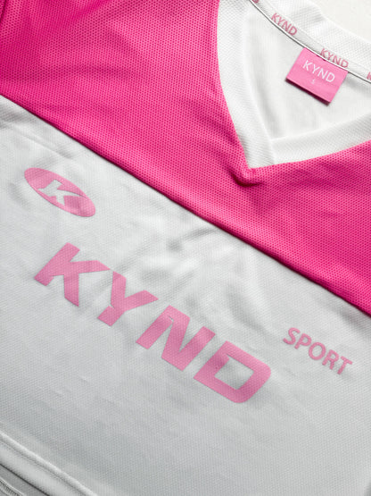 Kynd Play Girl Oversize Crop Jersey Pink/White